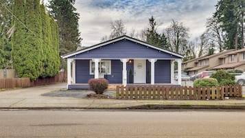 House (2 Bedrooms) | Front of property