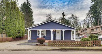 Charming Stayton Home w/ Deck + Smart TV!