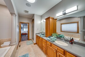 House (4 Bedrooms) | Bathroom