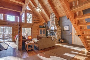 TV, fireplace, books - Secluded Cabin Near Lake, 18 Mi to Brian Head! (Duck Creek Village)