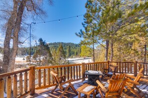 Terrace/patio - Secluded Cabin Near Lake, 18 Mi to Brian Head! (Duck Creek Village)