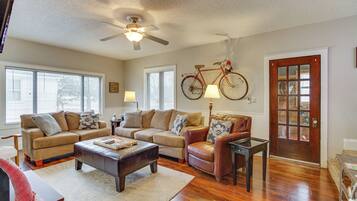 House (3 Bedrooms) | Front of property