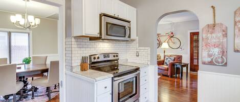 House (3 Bedrooms) | Interior