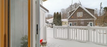 Frankfort Vacation Rental < 1 Mi to Lake Michigan!