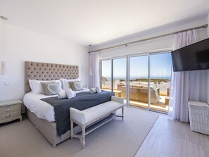 3 bedrooms, iron/ironing board, travel cot, WiFi