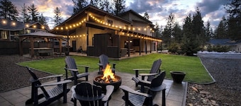 Scenic Getaway | Summer Pool Access + Spa/GameRm & Easy 1PM Check-In/Out