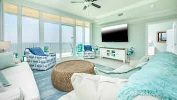 Condo, 4 quartos | Área de estar