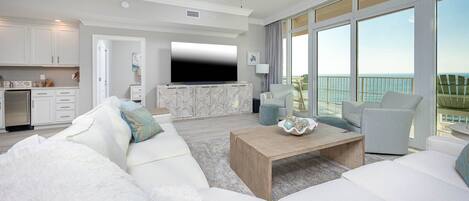 Condo, 4 quartos | Área de estar