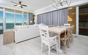 Appart'hôtel, 4 chambres | Restauration