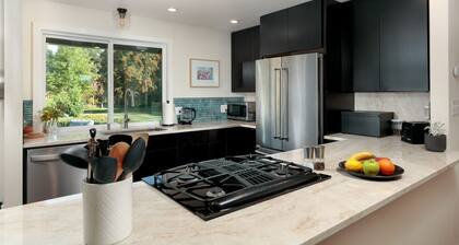 Belle 30 Day Minimum 2 Bedroom Home by RedAwning