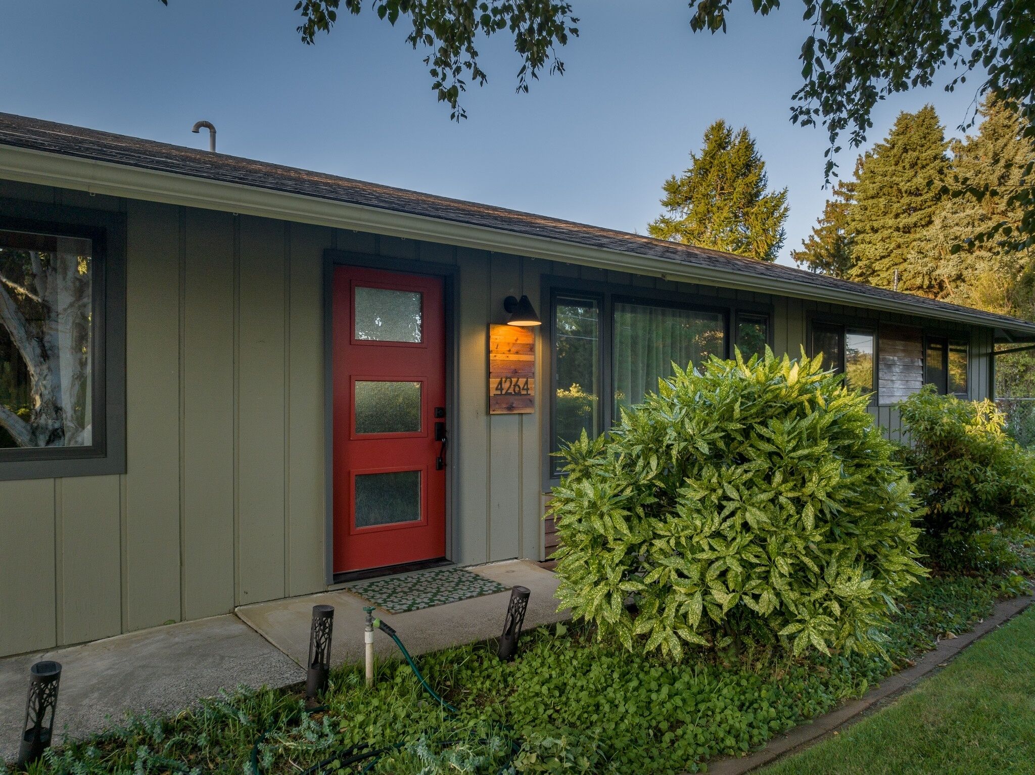 House, 2 Bedrooms | Exterior