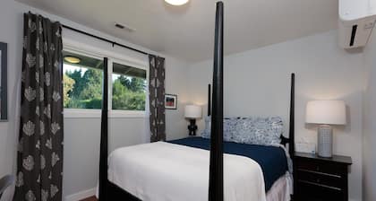 Belle 30 Day Minimum 2 Bedroom Home by RedAwning