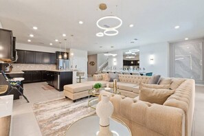 TV, table football - NEW Windsor Island Vacation Home by Disney w/Pool (Davenport)