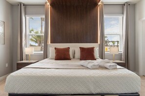 10 habitaciones, escritorio y tabla de planchar con plancha