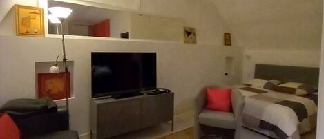 Accès au Wi-Fi (inclus), literie fournie