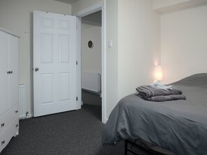 Phòng Suite cơ bản | Bộ đồ giường cao cấp, trang bị nội thất với thiết kế riêng biệt 