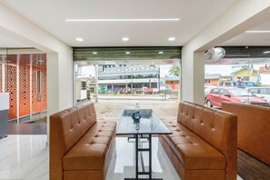 Restaurant - Treebo Sky City Grand (Mangaluru)