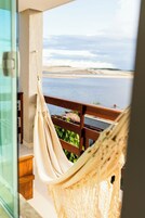 华丽客房, 露台, 河景 | 高档床上用品、免费 WiFi、床单