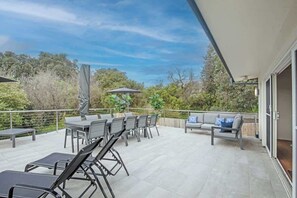 Unclassified image, 5 of 36, button - Beachfront Family Home w/ Patio & BBQ (Cowes)