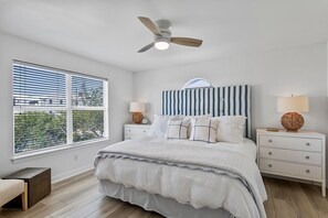 4 bedrooms, travel cot, WiFi - Seagrove "30Astrella Del Mar" |4BR |Private Pool|3min walk to beach access! (Santa Rosa Beach)
