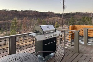 Outdoor dining - Mountain View Lodge (Ruidoso Downs)
