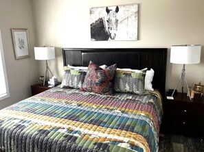 2 bedrooms, WiFi, bed sheets - Skyview Retreat Summa (Ruidoso Downs)