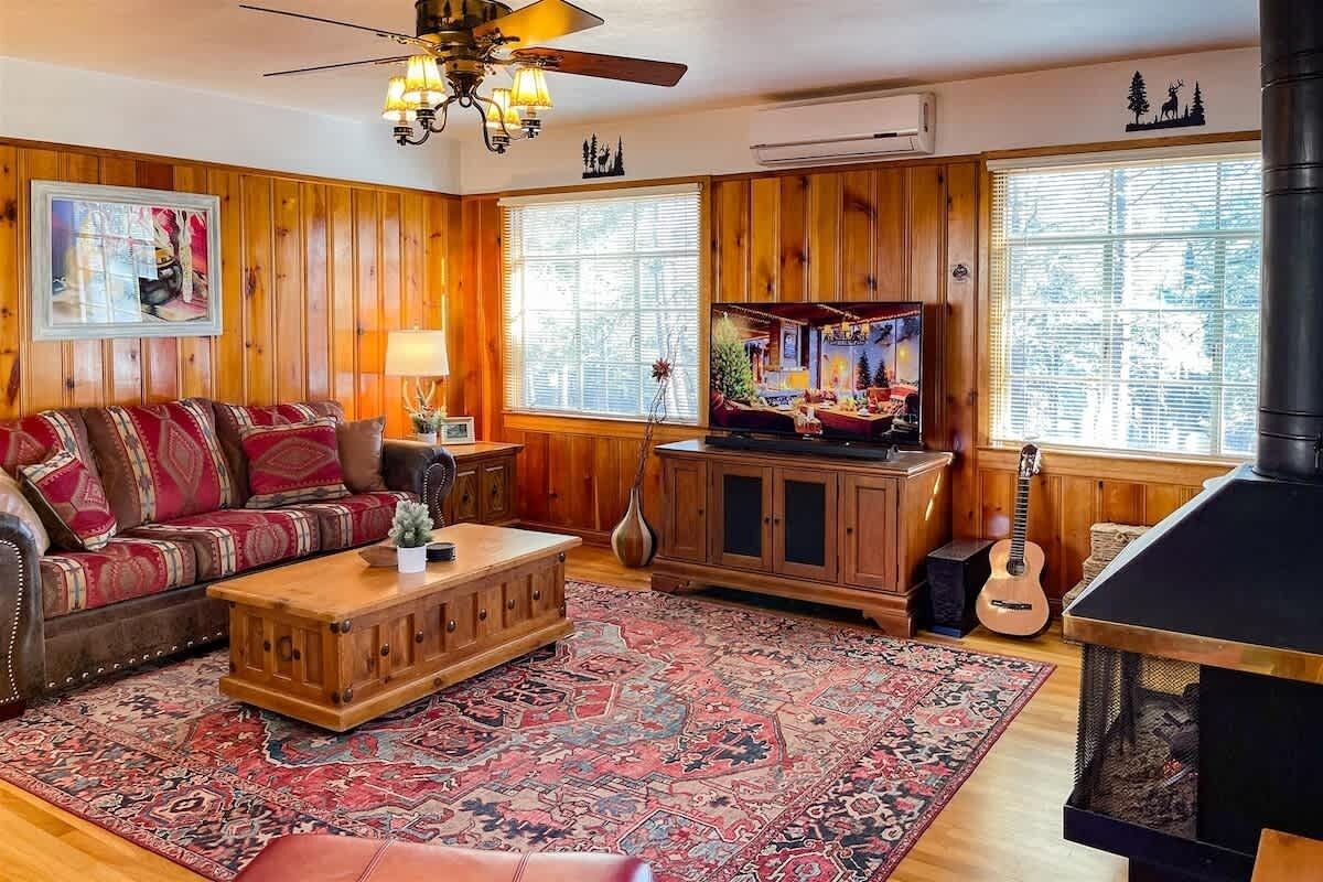 TV, fireplace, offices