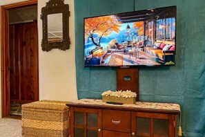 Interior - Elk Crossing Cabin Su (Ruidoso)