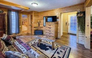 TV - Sleepy Bear Cabin Sum (Ruidoso)