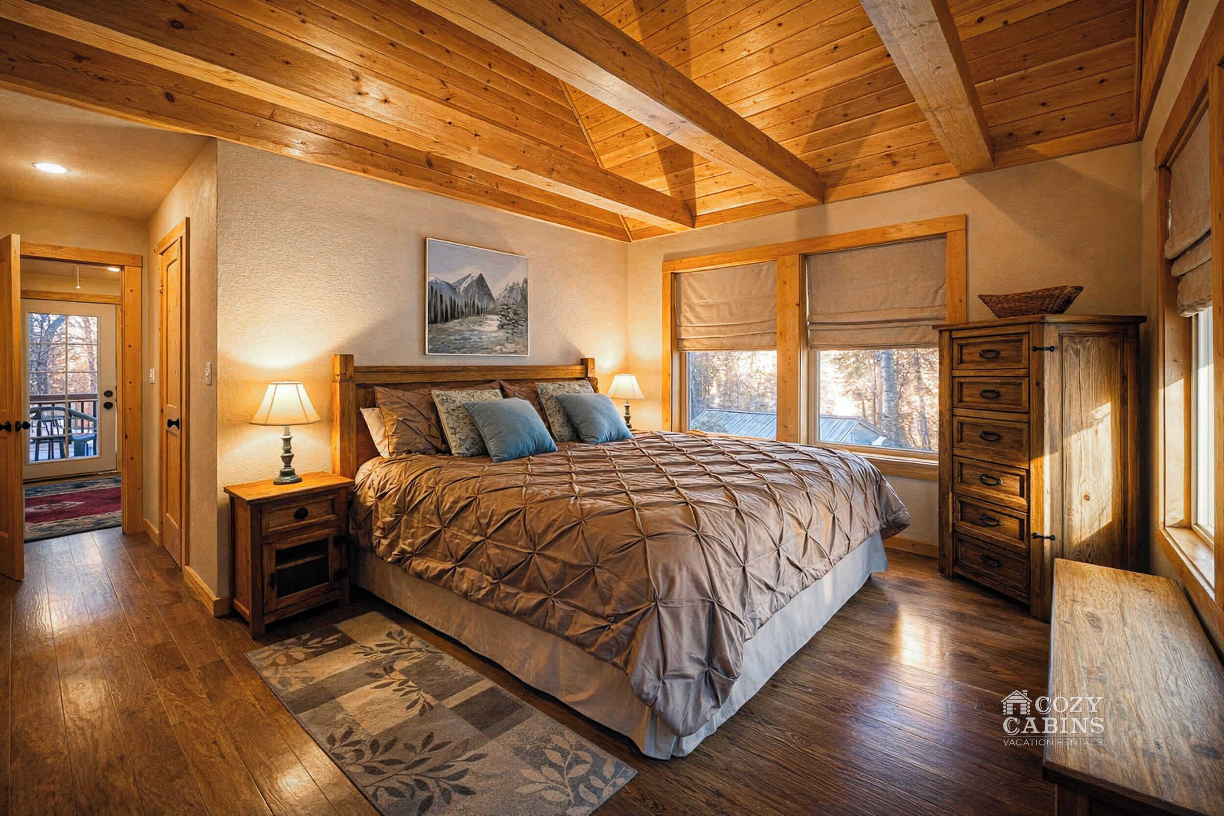 3 bedrooms, desk, WiFi, bed sheets