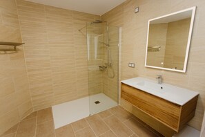 Comfort Studio Suite | Bathroom - Casa Felizia (Els Poblets)