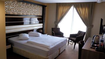 โต๊ะทำงาน, พื้นที่ทำงานแบบใช้แล็ปท็อป, ห้องเก็บเสียง, Wi-Fi ฟรี