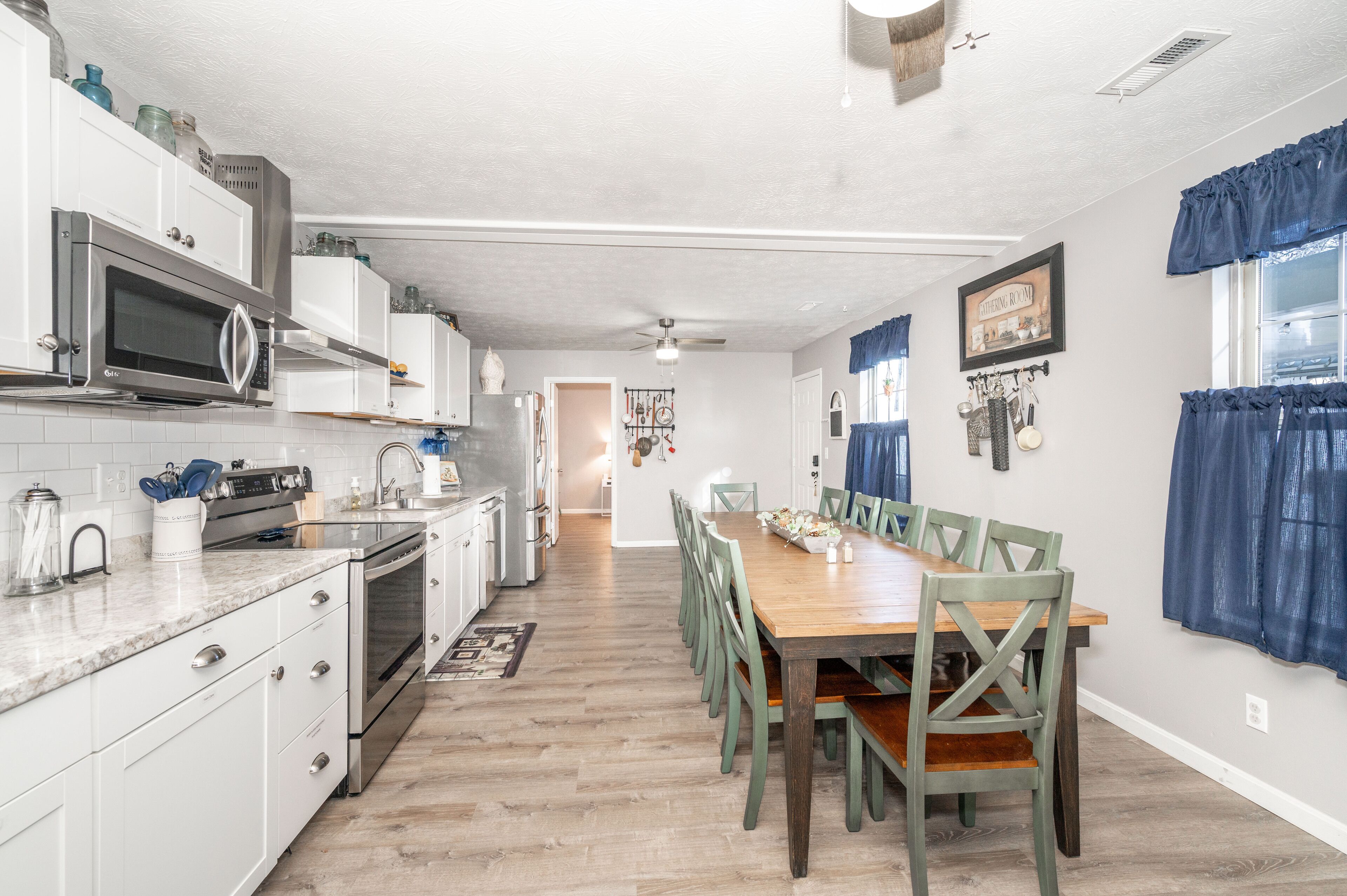 Arkstone Retreat 3 – Chic Williamstown Retreat Just 5 Min from Ark Encounter!