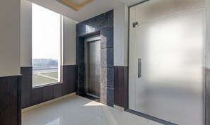 Lobby - Treebo Gatiman (Dera Bassi)