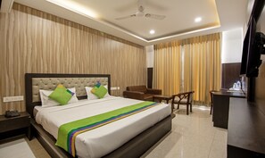 Deluxe Double Room | In-room safe, desk, iron/ironing board, bed sheets - Treebo Gatiman (Dera Bassi)