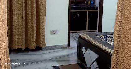 Budget friendly Homestay at very good locality nearby all attractions