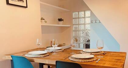 Seal Cottage is a modern, two-bedroom house, centrally located and boasting a secluded garden.