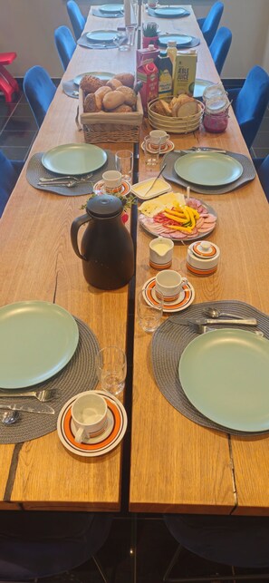 Petit déjeuner préparé sur commande servi tous les jours en supplément
