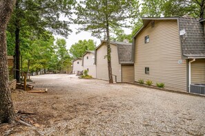 Property grounds - Timber Point - Renovated Cabin on Indian Point! (Branson)