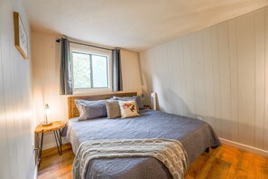 4 室のベッドルーム、旅行用ベビーベッド、WiFi、ベッドシーツ