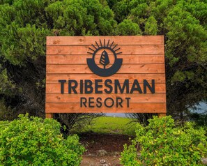 Exterior detail - Tribesman Resort #10 - Renovated Condo, Mins to Silver Dollar, Great Location! (Branson)