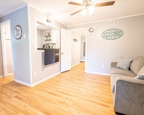 Smart TV - Tribesman Resort #10 - Renovated Condo, Mins to Silver Dollar, Great Location! (Branson)