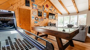 Games room - Tribesman Resort 12 - Renovated Condo, Lake Access, Slip Rental, Great Location! (Branson)