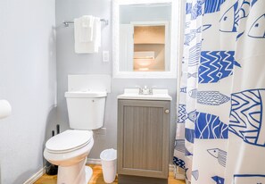 Haartrockner, Handtücher, Toilettenpapier