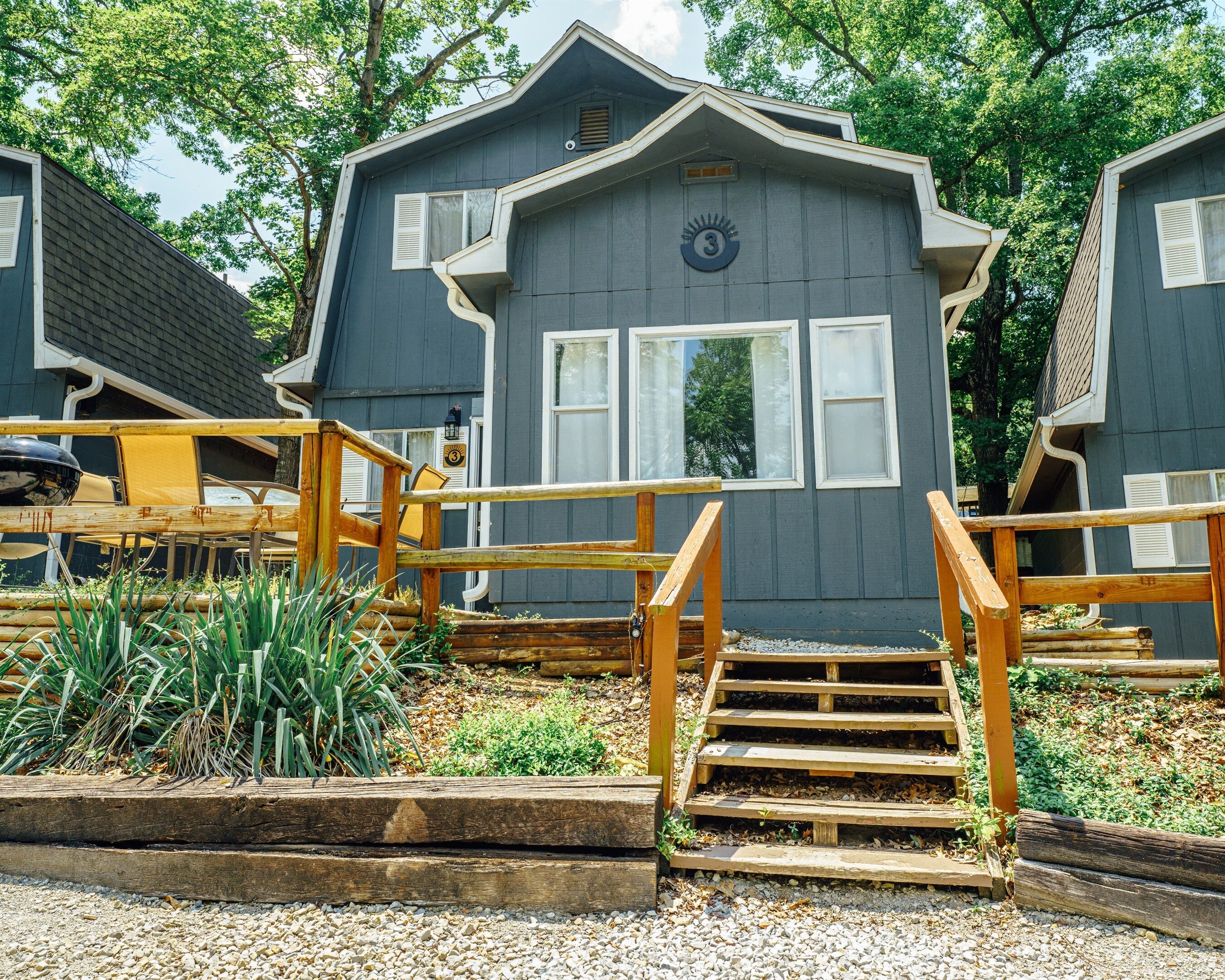 Tribesman #3 is 1 of our 6 similar 2-story cabins at Tribesman Resort