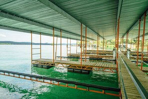 Marina - Tribesman Resort 8 - Renovated Condo, Lake Access & Slip Rental, Great Location! (Branson)