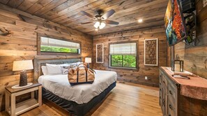3 chambres, fer et planche à repasser, lit de bébé portatif