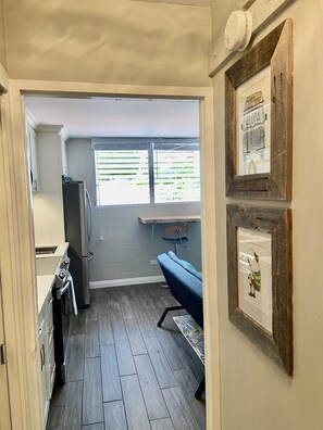 Interior - Clean and Cozy Waikiki Condo, A Digital Nomad, and Surfer's Dream! (Honolulu)