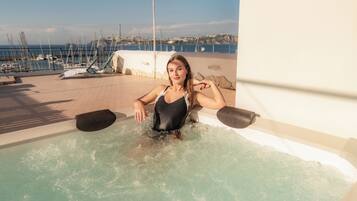 Superior-Apartment, 1 Queen-Bett, Terrasse, Meerblick | Eigener Whirlpool