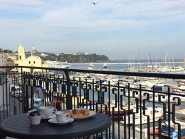 Superior Quadruple Room, Balcony, Sea View | In-room safe, desk, blackout drapes, free WiFi